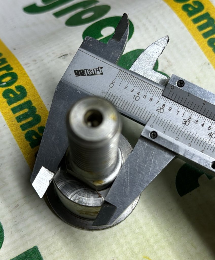 Bolt 753800