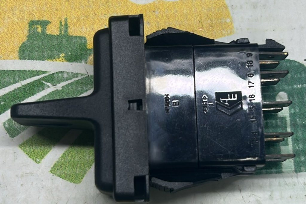Comutator 3825102M1