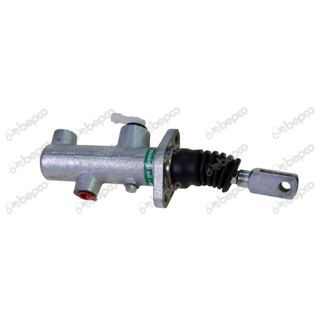 MASTER BRAKE CYLINDER 