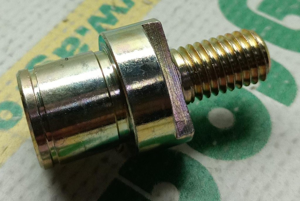 Bolt Pinion 807551