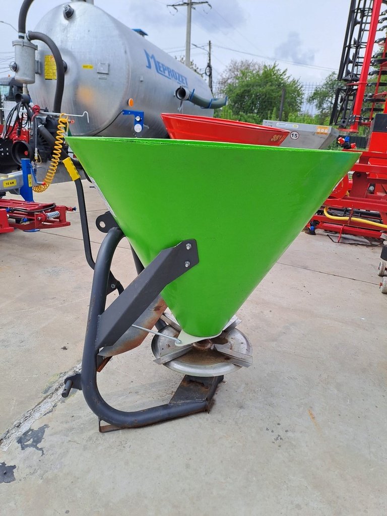 Masina Imprastiat Ingrasamant 350L