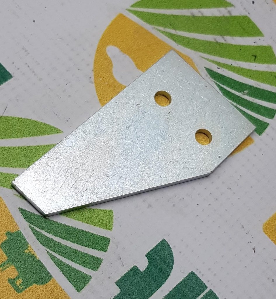 Lama Cutit 84x45mm