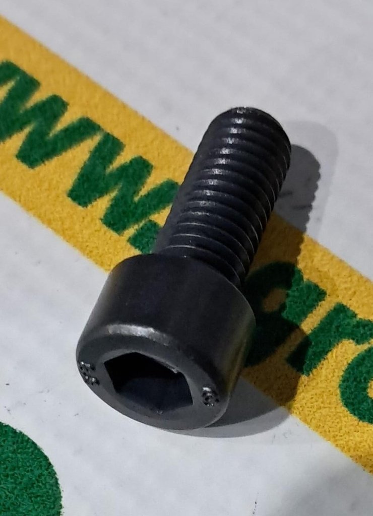 Surub Cap Cilindric cu interior hexagonal M10x25mm