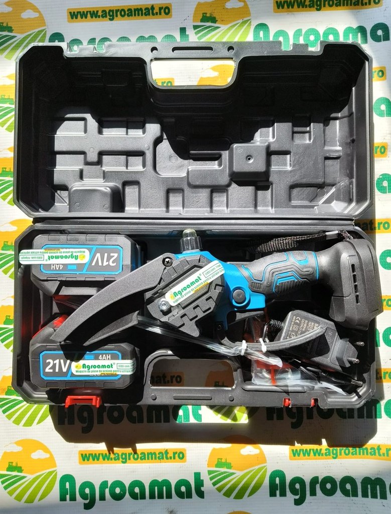 Mini Fierastrau Electric 700W cu 2 Acumulatori