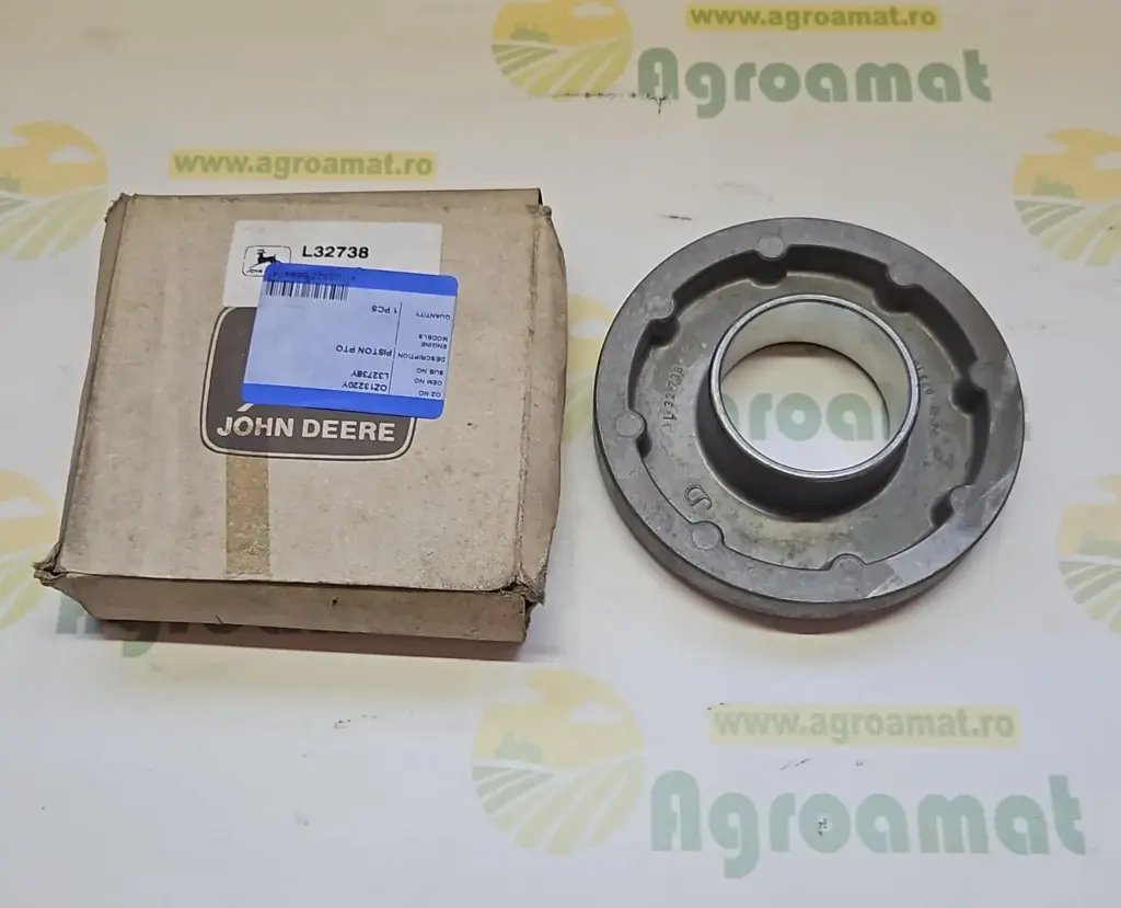 Piston priza putere John Deere L32738