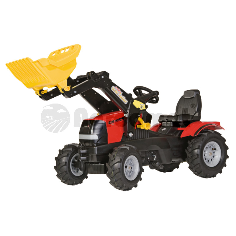 Tractor cu trailer si anvelope pneumatice