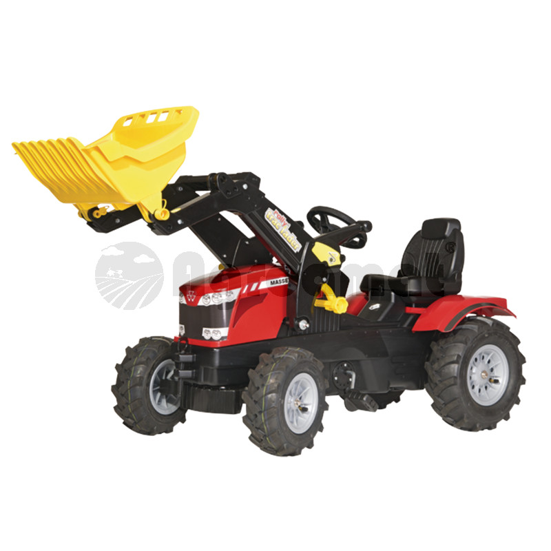 Tractor cu trailer si anvelope pneumatice