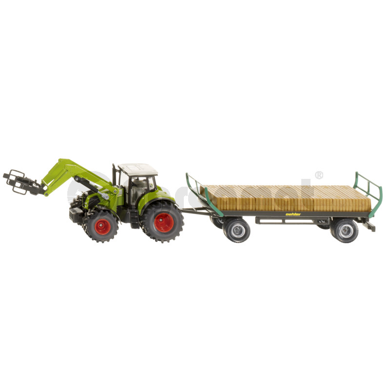 Tractor cu graifar baloti si remorca