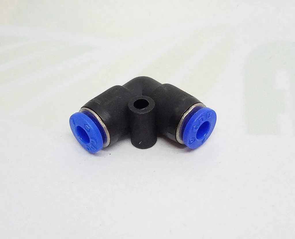[AMAT3-172797] Conector Unghiular Plastic  B-WV-4-KU