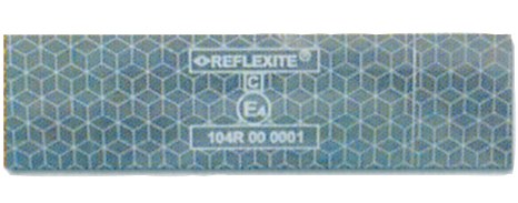 BANDĂ ADEZIVĂ REFLECTANTĂ Conform regulamentului ECE ONU 104 36002