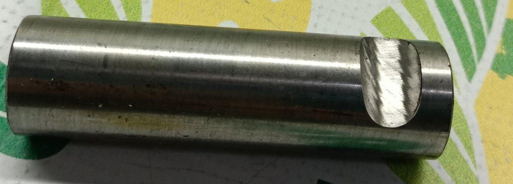Bolt 823359