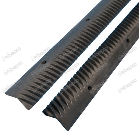 L. 1565 mm -7 RONDE GATEN AAN GL. ADDE ZIJDE 