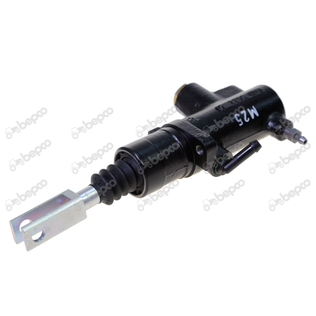 MASTER BRAKE CYLINDER 