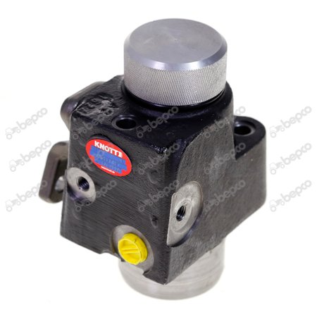 MASTER BRAKE CYLINDER 