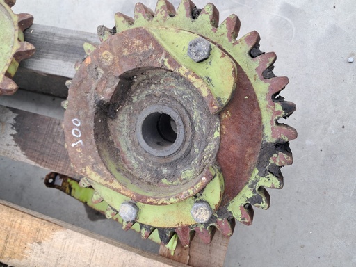 [AMAT1-55018] Pinion Z-32 Claas SH