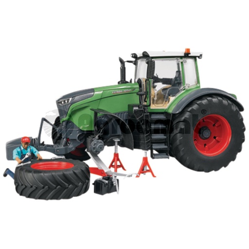 [AMAT3-90017] Tractor cu mecanic si echipament pentru atelier
